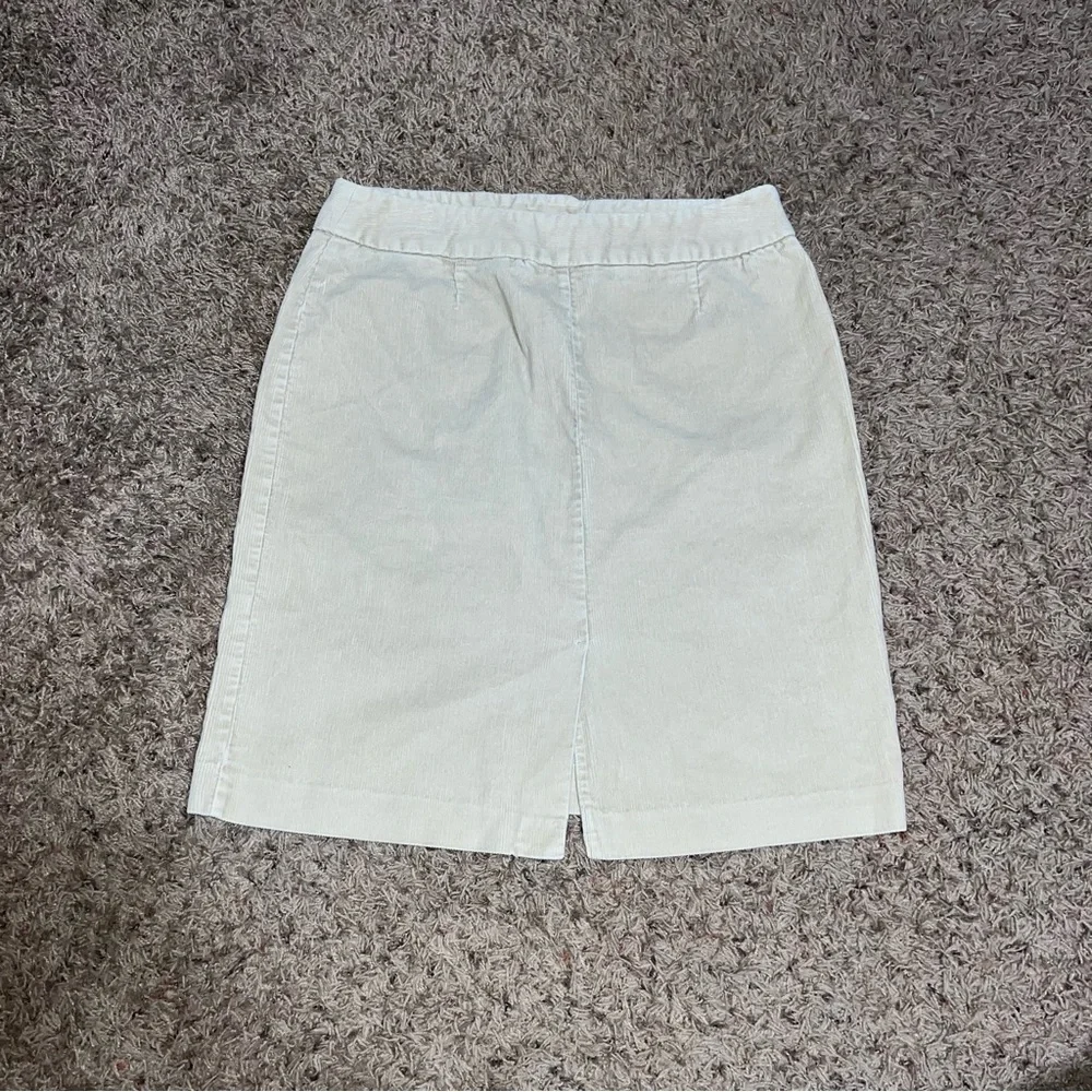 New York & Company Cream Corduroy Skirt | Stretch Cotton | Back Slit | Size 6
